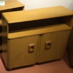 326 Cabinet bookcase in original very good Wheat