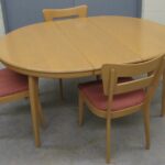 M950 round table with leaf