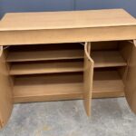 3 adjustable shelves