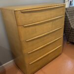 Platinum in excellent condition. 38 x 19 x 44 $1400 hold