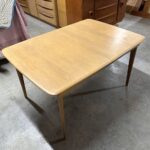 table is in good/very good condition
